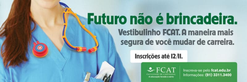 Outdoor criado pela Tango Comunicação para a FCAT mostrando médica usando estetoscópio de brinquedo